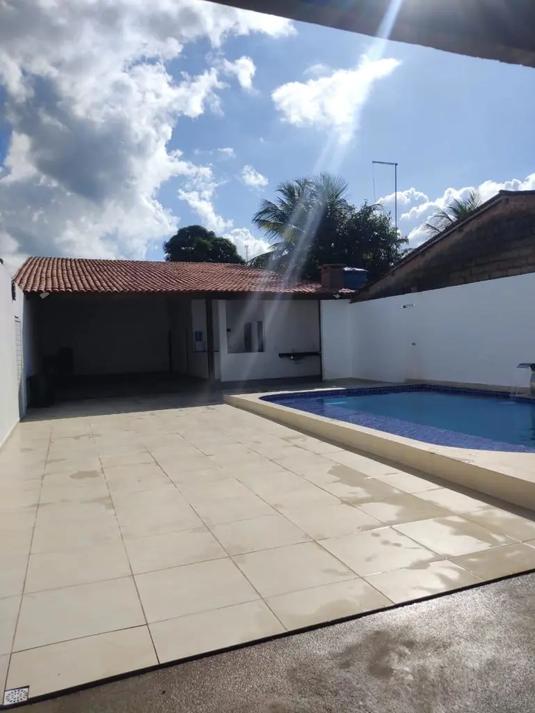 Área coberta com churrasqueira